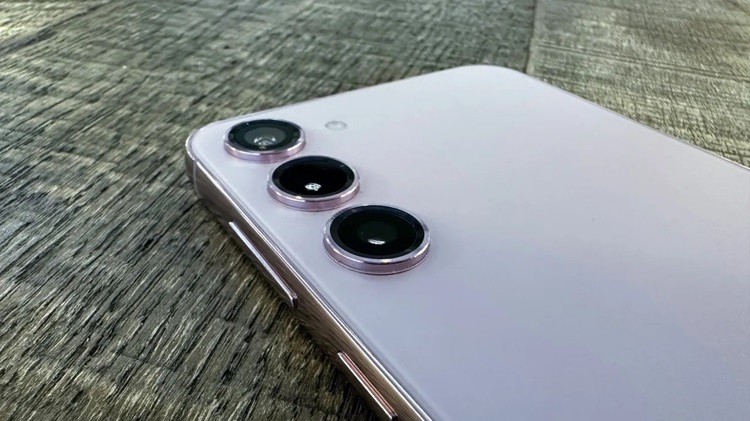 1. Best Overall: Samsung Galaxy S23 Plus